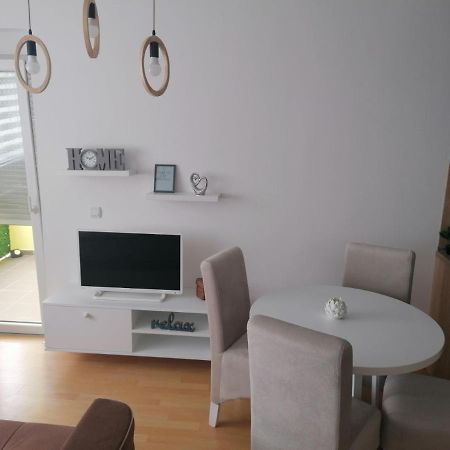 Emili Apartman Ягодина Екстериор снимка