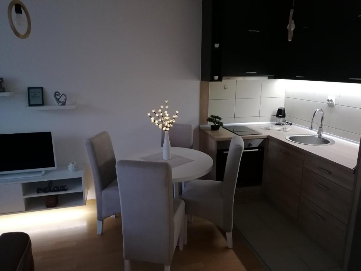 Emili Apartman Ягодина Екстериор снимка