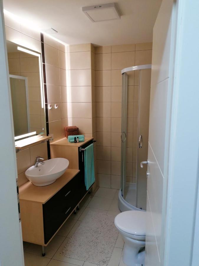 Emili Apartman Ягодина Екстериор снимка
