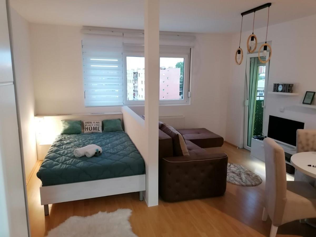 Emili Apartman Ягодина Екстериор снимка