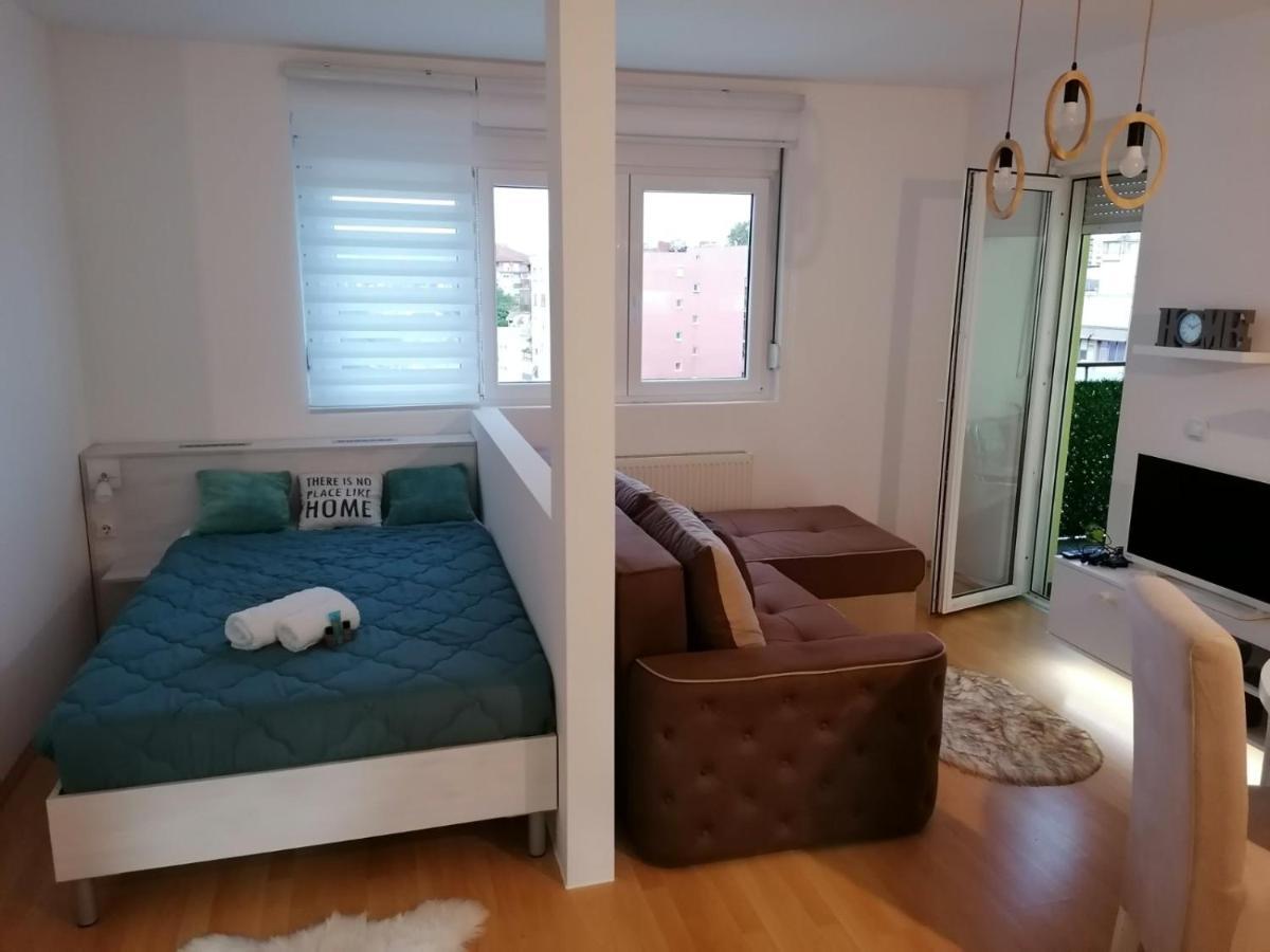 Emili Apartman Ягодина Екстериор снимка