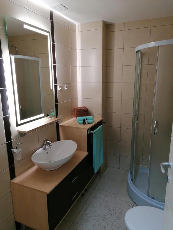 Emili Apartman Ягодина Екстериор снимка